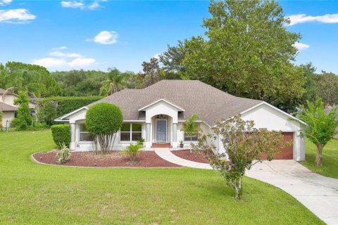 House in Clermont, Florida 4 bedrooms, 170.57 sq.m. № 2196383 - photo 15