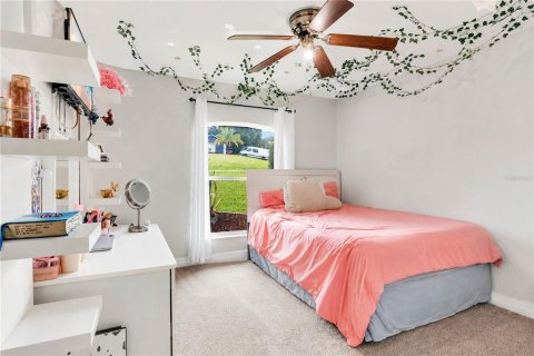 House in Clermont, Florida 4 bedrooms, 170.57 sq.m. № 2196383 - photo 7