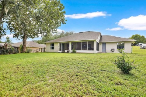 House in Clermont, Florida 4 bedrooms, 170.57 sq.m. № 2196383 - photo 12