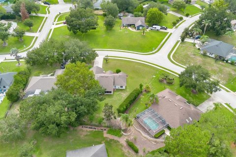 House in Clermont, Florida 4 bedrooms, 170.57 sq.m. № 2196383 - photo 18