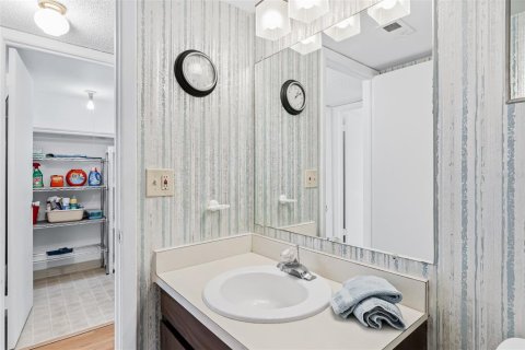Copropriété à vendre à Largo, Floride: 2 chambres, 91.69 m2 № 2166084 - photo 17