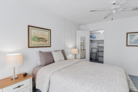 Copropriété à vendre à Largo, Floride: 2 chambres, 91.69 m2 № 2166084 - photo 13
