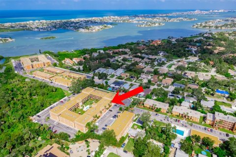 Condo à Largo, Floride, 2 chambres  № 2166084