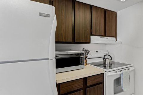 Copropriété à vendre à Largo, Floride: 2 chambres, 91.69 m2 № 2166084 - photo 9