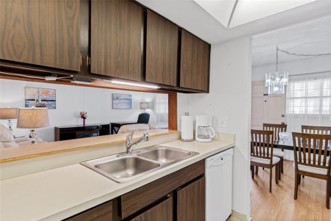Copropriété à vendre à Largo, Floride: 2 chambres, 91.69 m2 № 2166084 - photo 7