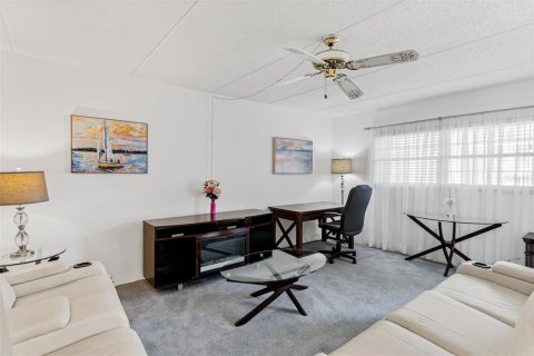 Copropriété à vendre à Largo, Floride: 2 chambres, 91.69 m2 № 2166084 - photo 10