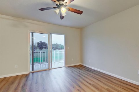 Townhouse in Punta Gorda, Florida 2 bedrooms, 102.75 sq.m. № 2230082 - photo 16