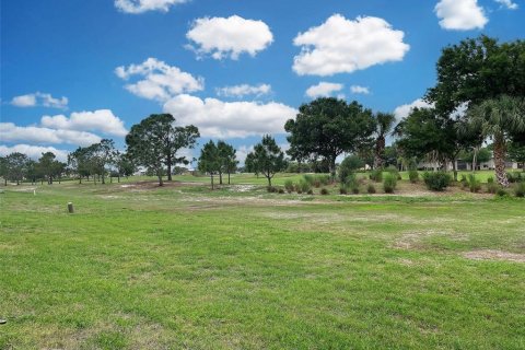 Townhouse in Punta Gorda, Florida 2 bedrooms, 102.75 sq.m. № 2230082 - photo 23