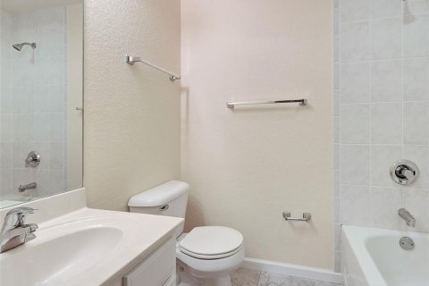 Townhouse in Punta Gorda, Florida 2 bedrooms, 102.75 sq.m. № 2230082 - photo 14