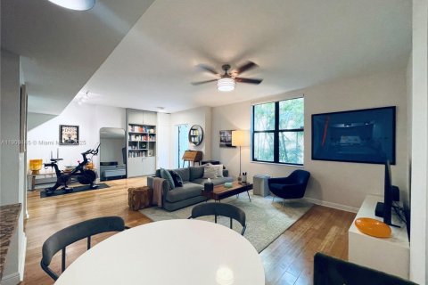 Купить кондоминиум в Корал-Гейблс, Флорида 2 спальни, 111.11м2, № 1965161 - фото 2