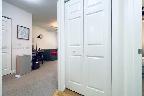 Купить кондоминиум в Корал-Гейблс, Флорида 2 спальни, 111.11м2, № 1965161 - фото 20