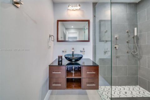 House in Miami, Florida 4 bedrooms, 139.63 sq.m. № 2010551 - photo 27