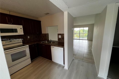 Copropriété à louer à Coral Springs, Floride: 2 chambres, 75.72 m2 № 2042739 - photo 3