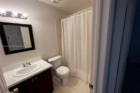 Copropriété à louer à Coral Springs, Floride: 2 chambres, 75.72 m2 № 2042739 - photo 12