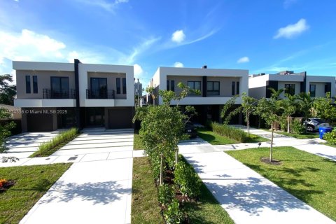 Townhouse in Fort Lauderdale, Florida 3 bedrooms № 1825785 - photo 4