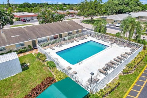 Apartment in Margate, Florida 2 bedrooms, 76.83 sq.m. № 2401342 - photo 29