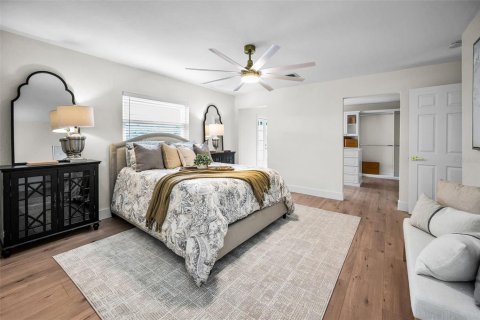 House in Tampa, Florida 4 bedrooms, 263.75 sq.m. № 1817257 - photo 5