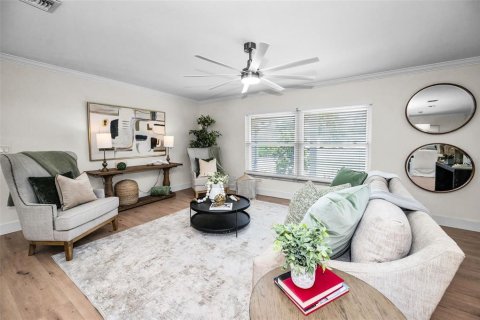 House in Tampa, Florida 4 bedrooms, 263.75 sq.m. № 1817257 - photo 12