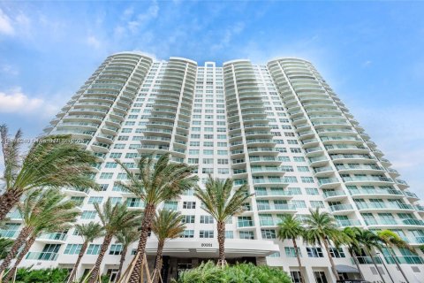 Copropriété à louer à Aventura, Floride: 6 chambres, 553.51 m2 № 1875159 - photo 10
