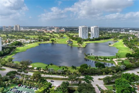 Copropriété à louer à Aventura, Floride: 6 chambres, 553.51 m2 № 1875159 - photo 13