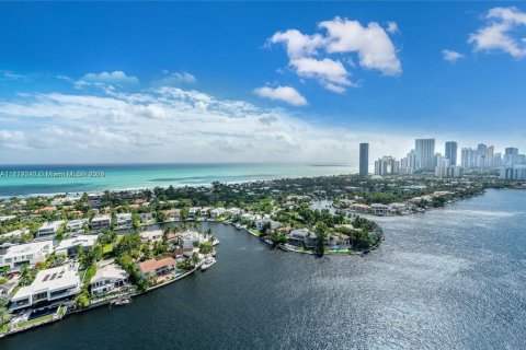 Copropriété à louer à Aventura, Floride: 6 chambres, 553.51 m2 № 1875159 - photo 7