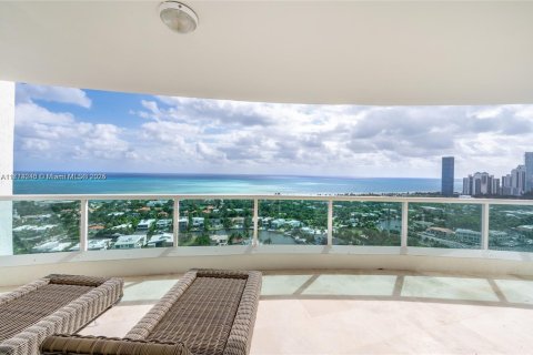 Copropriété à louer à Aventura, Floride: 6 chambres, 553.51 m2 № 1875159 - photo 3