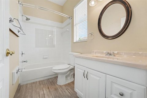 House in Kissimmee, Florida 3 bedrooms, 200.2 sq.m. № 2413855 - photo 24