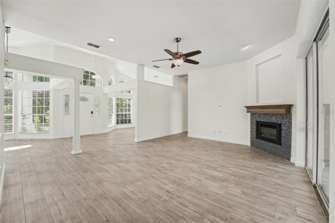 House in Kissimmee, Florida 3 bedrooms, 200.2 sq.m. № 2413855 - photo 13