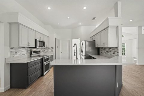 House in Kissimmee, Florida 3 bedrooms, 200.2 sq.m. № 2413855 - photo 16