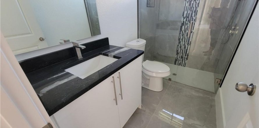 House in Cape Coral, Florida 4 bedrooms, 181.81 sq.m. № 1100061
