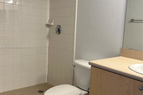 Condo in Coral Springs, Florida, 2 bedrooms  № 1897715 - photo 4