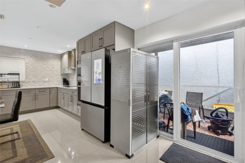 Купить виллу или дом в Майами, Флорида 3 спальни, 134.62м2, № 1951372 - фото 7