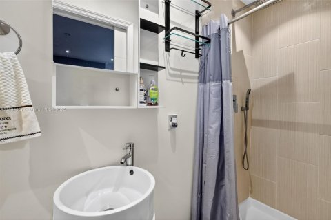 Купить виллу или дом в Майами, Флорида 3 спальни, 134.62м2, № 1951372 - фото 10