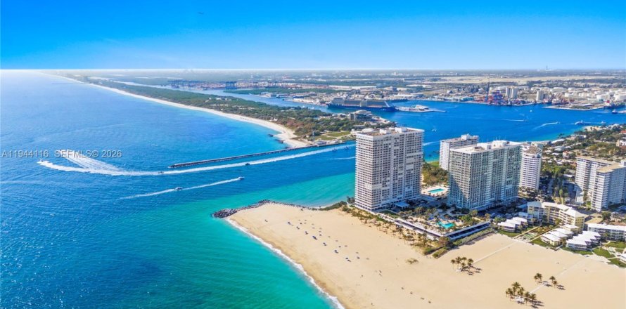 Condo in Fort Lauderdale, Florida, 4 bedrooms  № 2001865