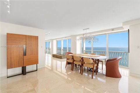 Condo in Fort Lauderdale, Florida, 4 bedrooms  № 2001865 - photo 29