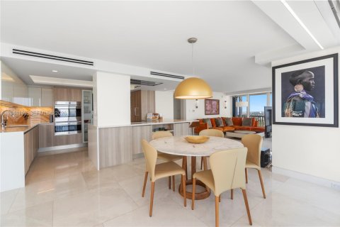 Condo in Fort Lauderdale, Florida, 4 bedrooms  № 2001865 - photo 9