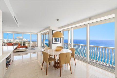 Condo in Fort Lauderdale, Florida, 4 bedrooms  № 2001865 - photo 8