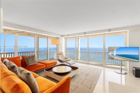 Condo in Fort Lauderdale, Florida, 4 bedrooms  № 2001865 - photo 17