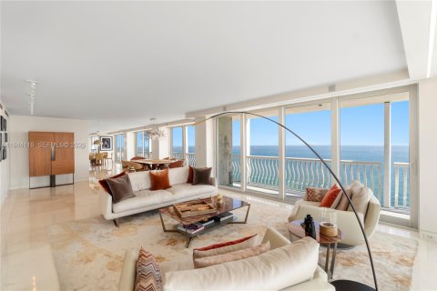 Condo in Fort Lauderdale, Florida, 4 bedrooms  № 2001865 - photo 30