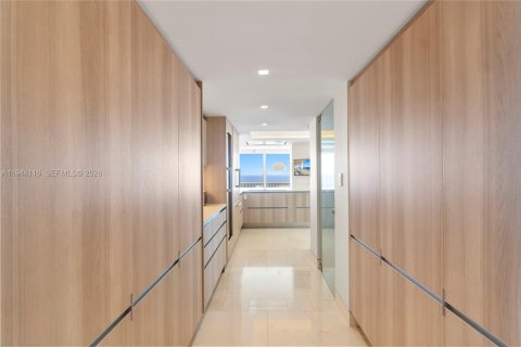 Condo in Fort Lauderdale, Florida, 4 bedrooms  № 2001865 - photo 16