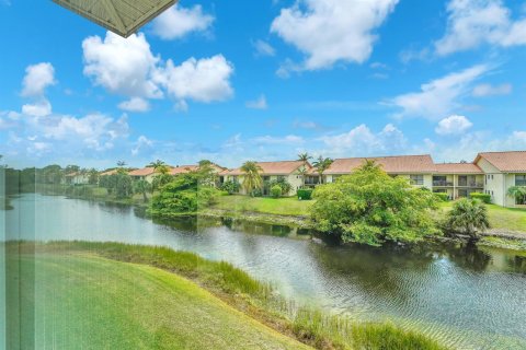 Condo in West Palm Beach, Florida, 2 bedrooms № 2249795