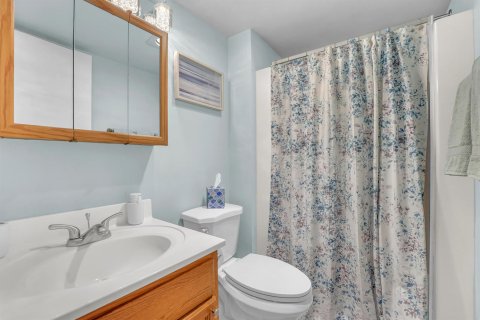 Condo in West Palm Beach, Florida, 2 bedrooms № 2249795 - photo 17