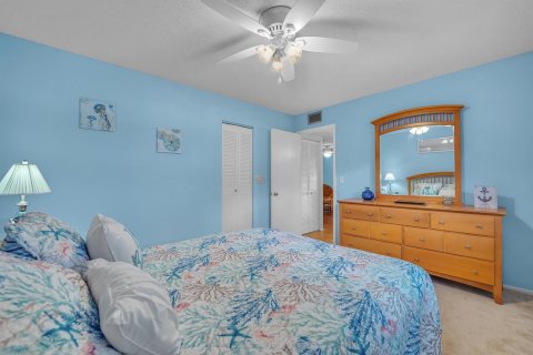 Condo in West Palm Beach, Florida, 2 bedrooms № 2249795 - photo 19