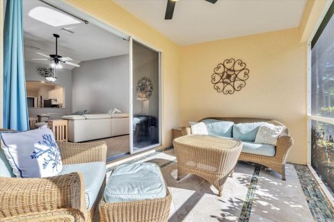House in Punta Gorda, Florida 3 bedrooms, 163.97 sq.m. № 2396409 - photo 11
