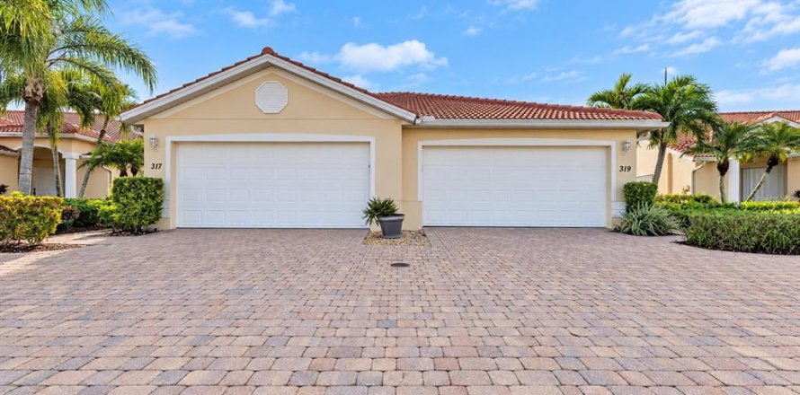 House in Punta Gorda, Florida 3 bedrooms, 163.97 sq.m. № 2396409