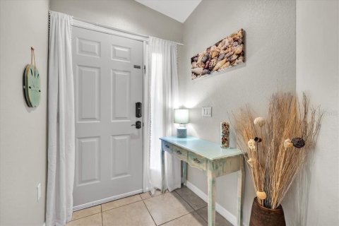 House in Punta Gorda, Florida 3 bedrooms, 163.97 sq.m. № 2396409 - photo 4