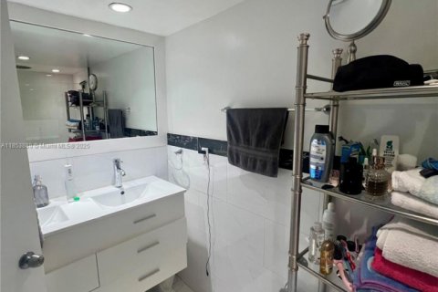 Купить кондоминиум в Майами-Бич, Флорида 1 спальня, 79.43м2, № 1957926 - фото 10