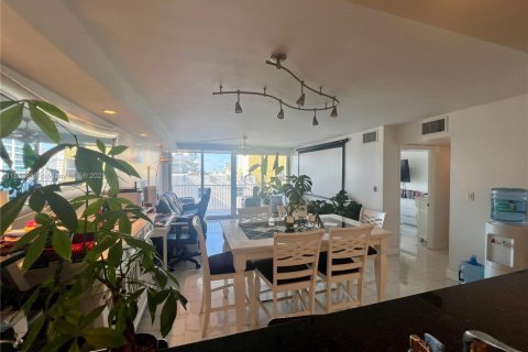 Купить кондоминиум в Майами-Бич, Флорида 1 спальня, 79.43м2, № 1957926 - фото 6