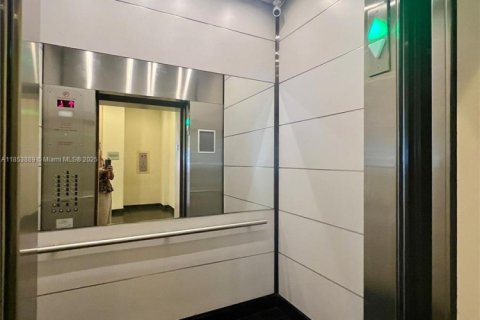 Купить кондоминиум в Майами-Бич, Флорида 1 спальня, 79.43м2, № 1957926 - фото 14