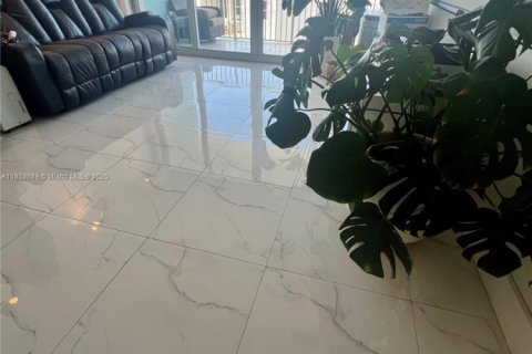 Купить кондоминиум в Майами-Бич, Флорида 1 спальня, 79.43м2, № 1957926 - фото 7